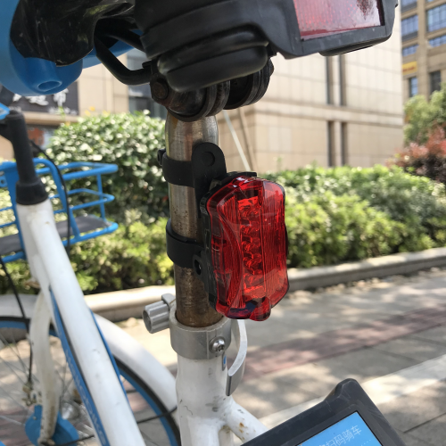 HOT SALE 5 LED Bicycle light AAA battery bike rear light outdoor warning light waterproof red grlow lamp 