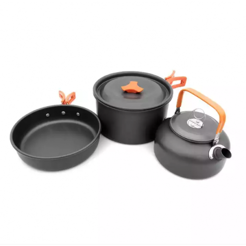 Set with pot and teapot for 2-3 persons set with pot and teapot camp cookware does not include tableware