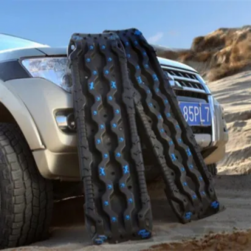 Vehicle rescue board cross-country play sand into Tibet self-driving tour sand board sand snow self-help rescue track